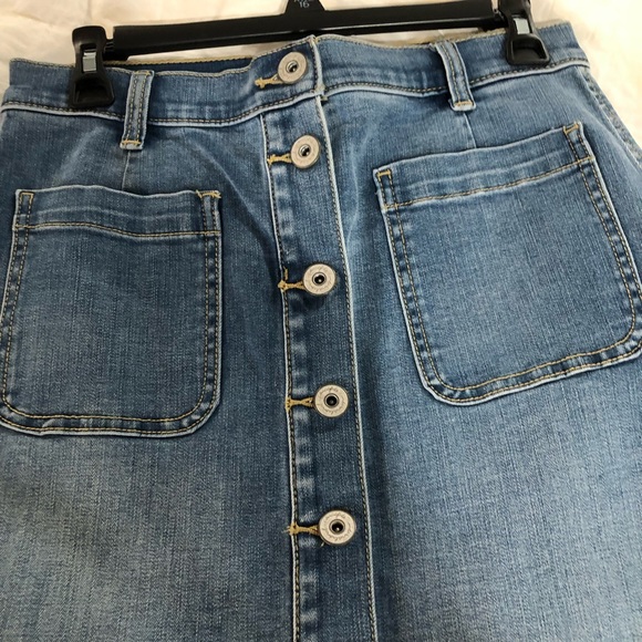 Inc Midi Jean Skirt Button Down With Front Pockets Size 6 - Picture 2 of 6